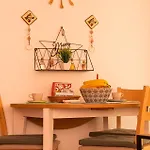 Cozy 1-bedroom 5 Min From The
