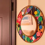 Apartment Cozy 1-bedroom 5 Min From The
