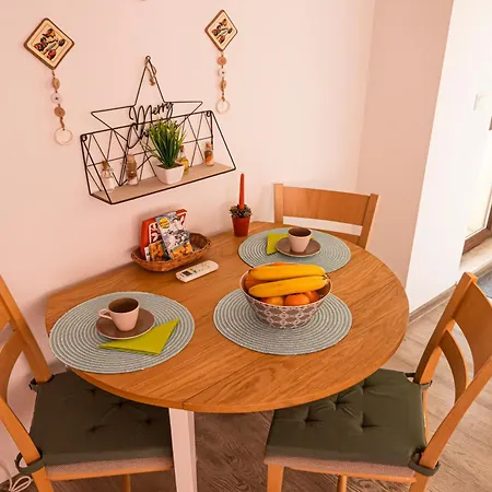 Apartman Cozy 1-bedroom 5 Min From The *